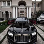 Mobil Rolls Royce: Simbol Kemewahan, Teknologi, dan Prestise Tanpa Batas