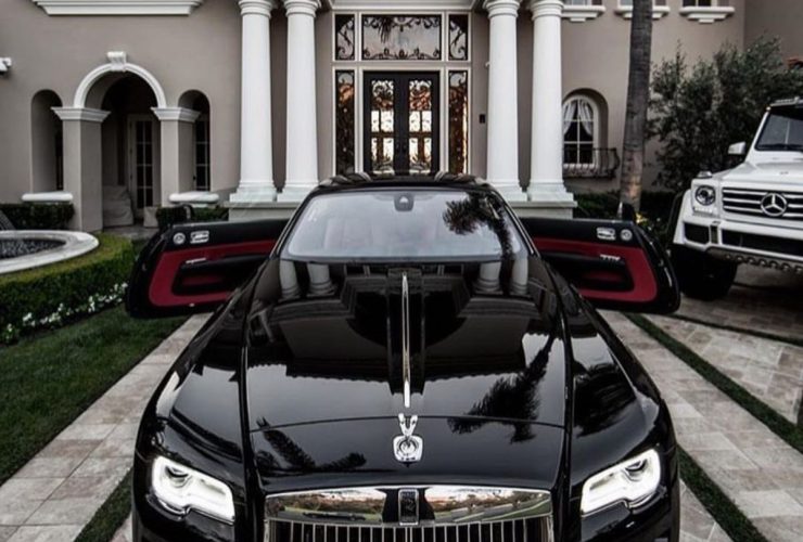 Mobil Rolls Royce: Simbol Kemewahan, Teknologi, dan Prestise Tanpa Batas