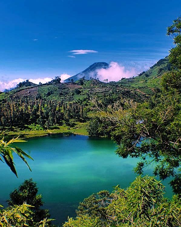 Telaga Saat Puncak: Keindahan Alam Tersembunyi di Kaki Gunung Gede Pangrango